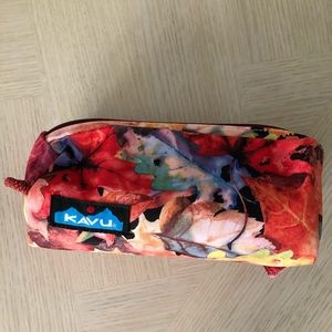 KAVU Pixie Pouch. NWOT. 3x8x3
